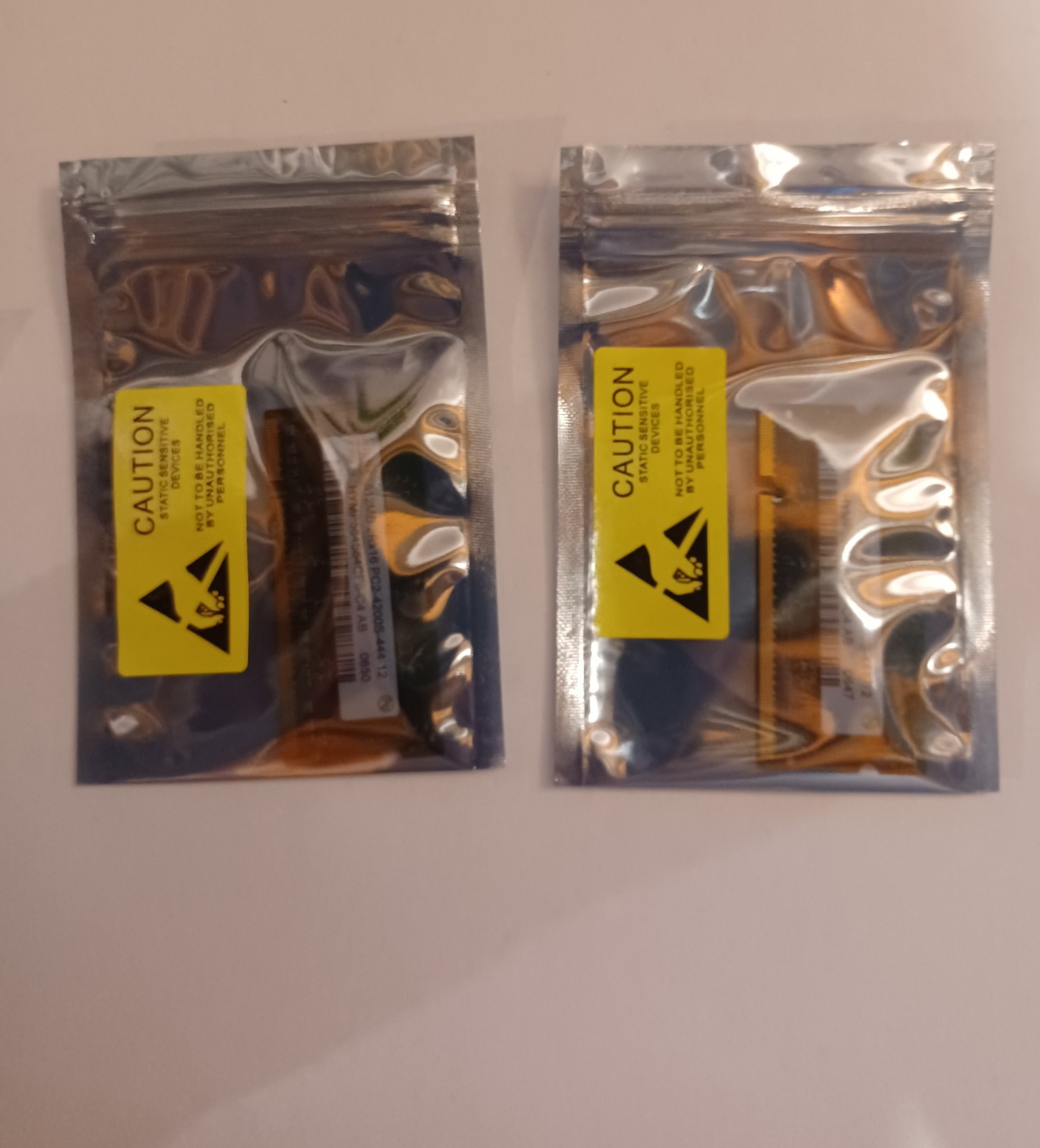 2x Hynix PC2-4200 512 MB SO-DIMM 533 MHz DDR2 SDRAM Memory
