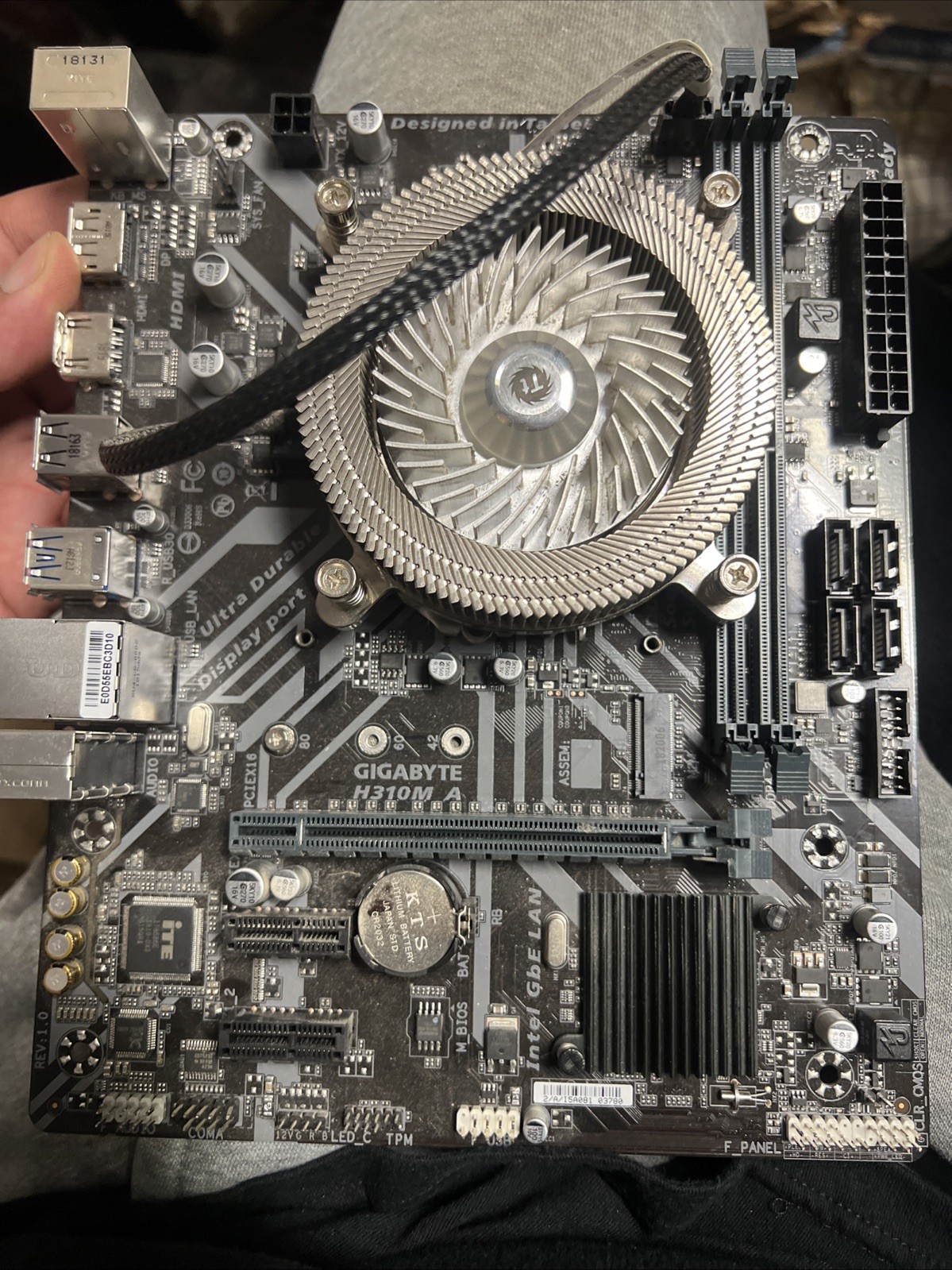 GIGABYTE H310M A Motherboard w/ cpu