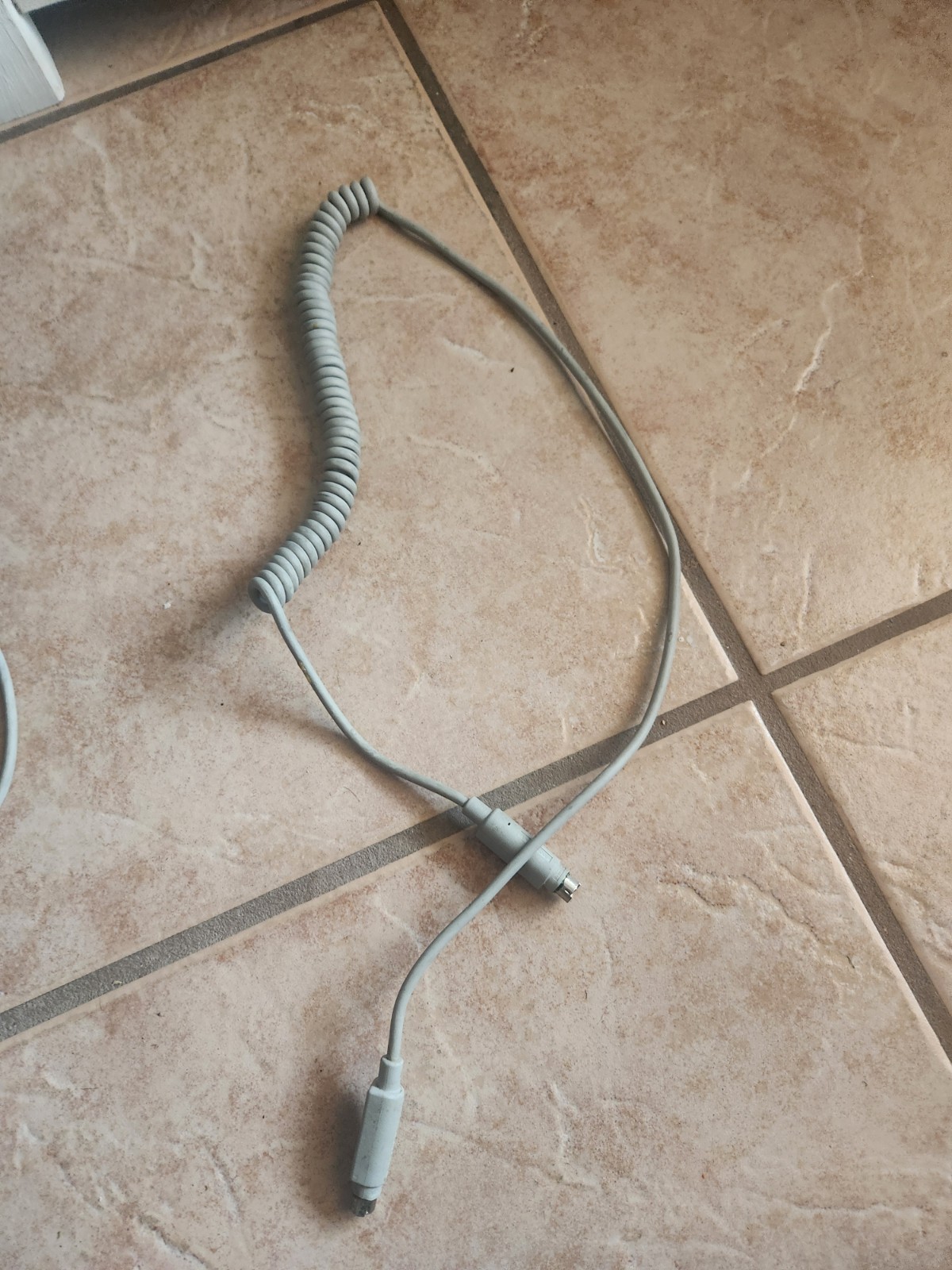 APPLE COILED KEYBOARD CABLE ..VINTAGE