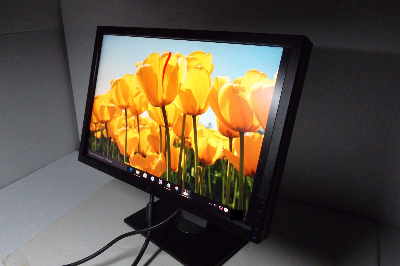Dell 2209WA UltraSharp 22" LCD Monitor w/4-Port USB Hub DVI VGA 2209WAf H736H