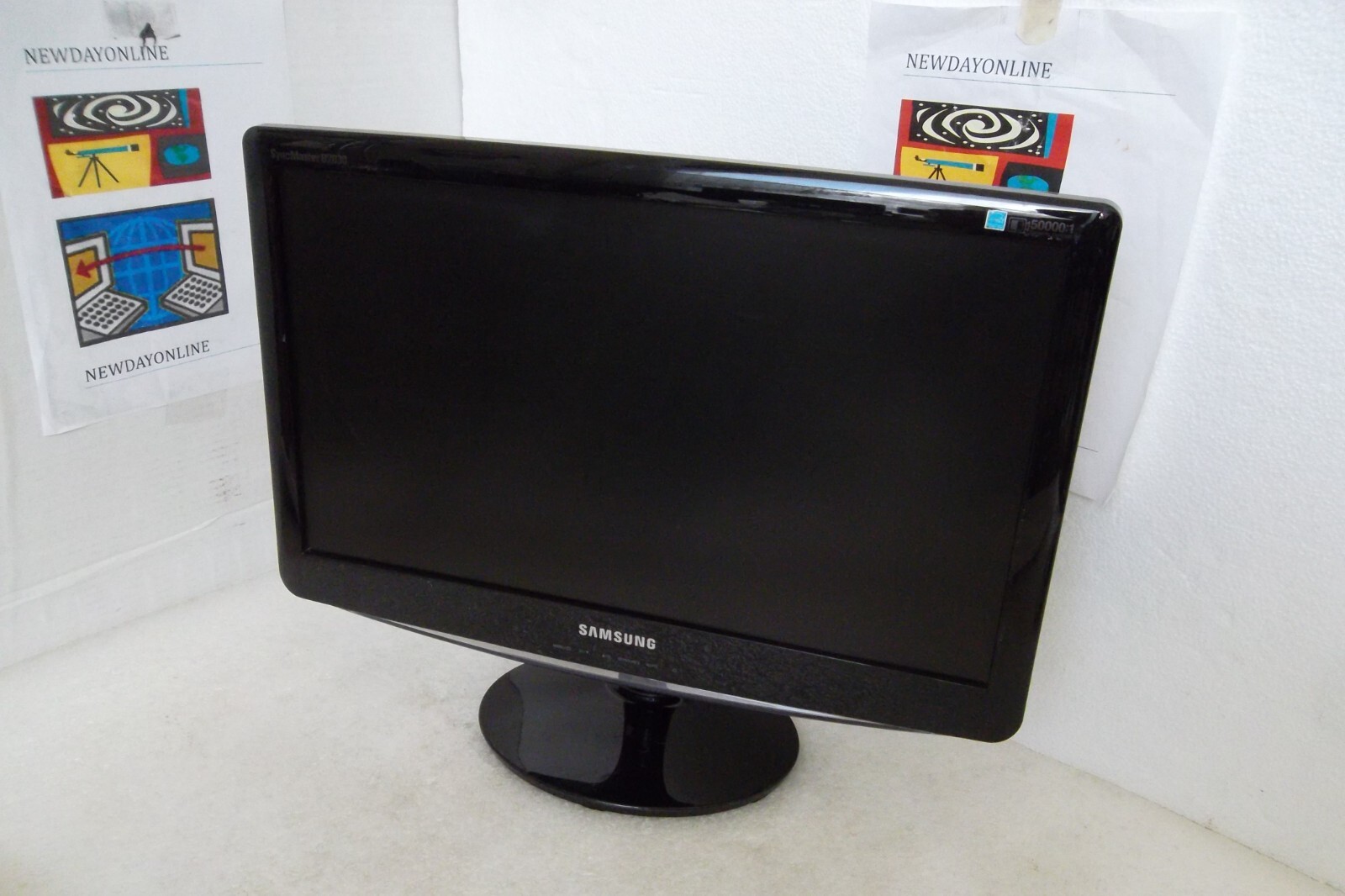 Samsung  SyncMaster B2030 20" LCD Monitor Widescreen 16:9 VGA DVI 5ms 1600 x 900