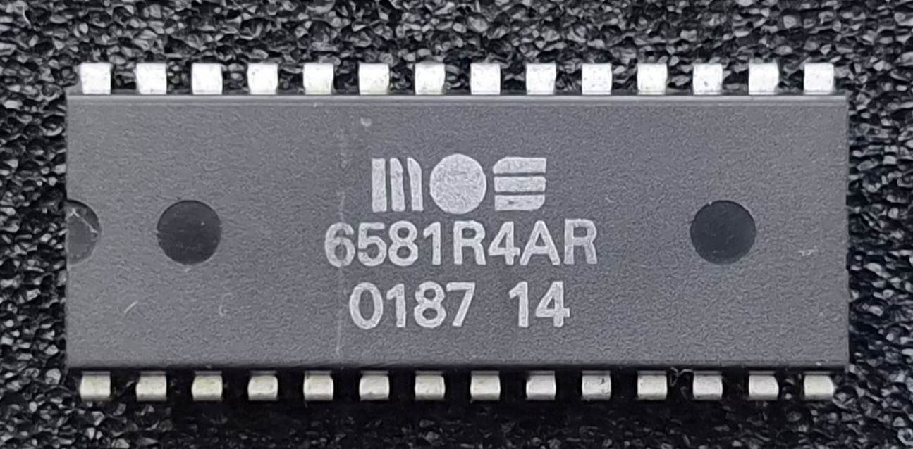 MOS 6581R4AR SID Sound Chip for Commodore 64/128 – Tested & Fully Working