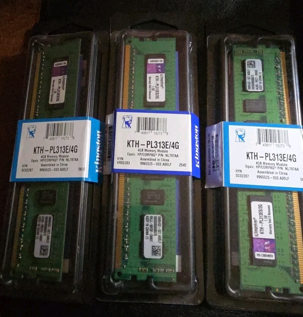 3 Kingston KTH-PL313/4G