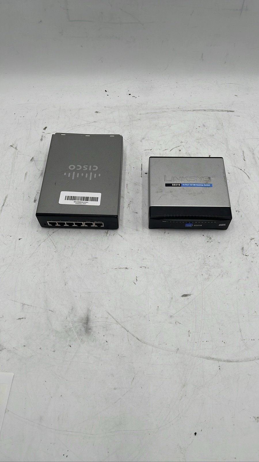 Cisco RV042 10/100 4-Port VPN Router RV042 V03 Lot of 2 For Parts