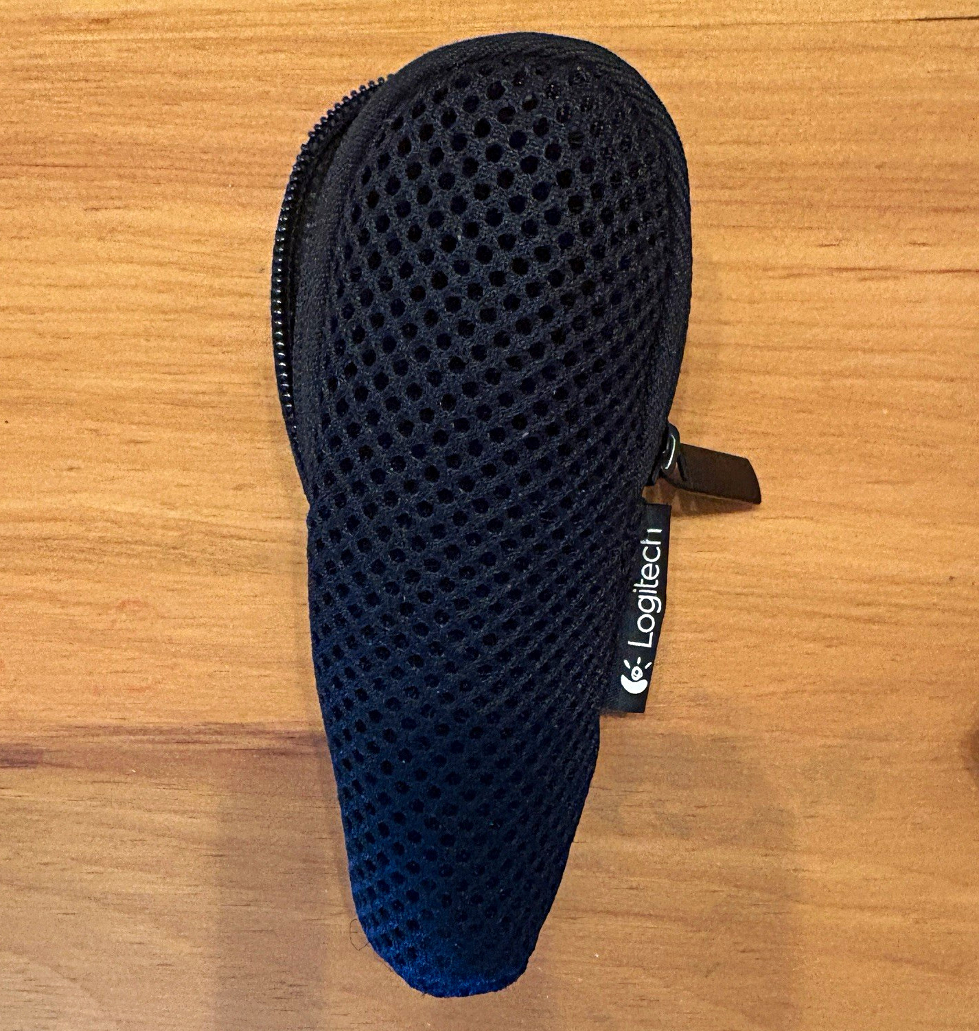 Logitech R-R0008 Wireless Presentation Pointer Remote Control Black w/ Case