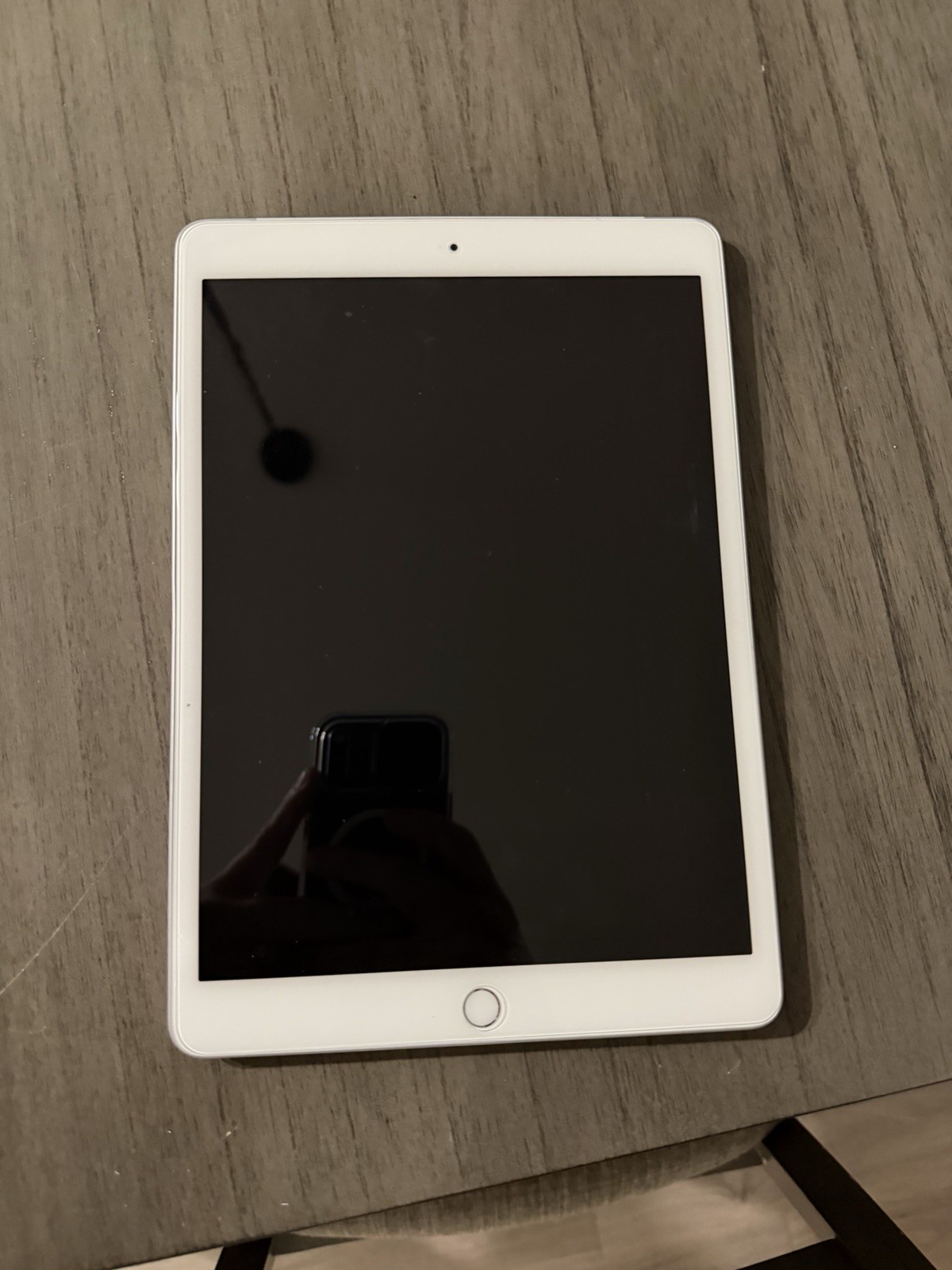 Apple iPad 7th Gen Cellular+WiFi 32GB 10.2 in A2200 MW6X2LL/A Silver