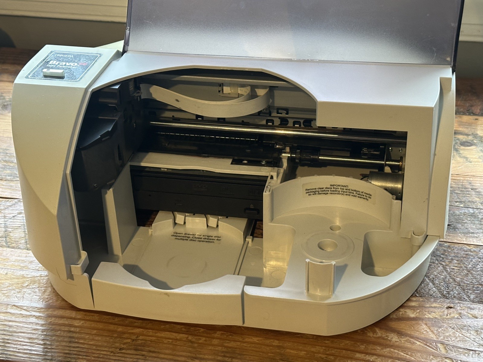 Primera Bravo SE Disc Publisher CD DVD Duplicator-Fully Operational