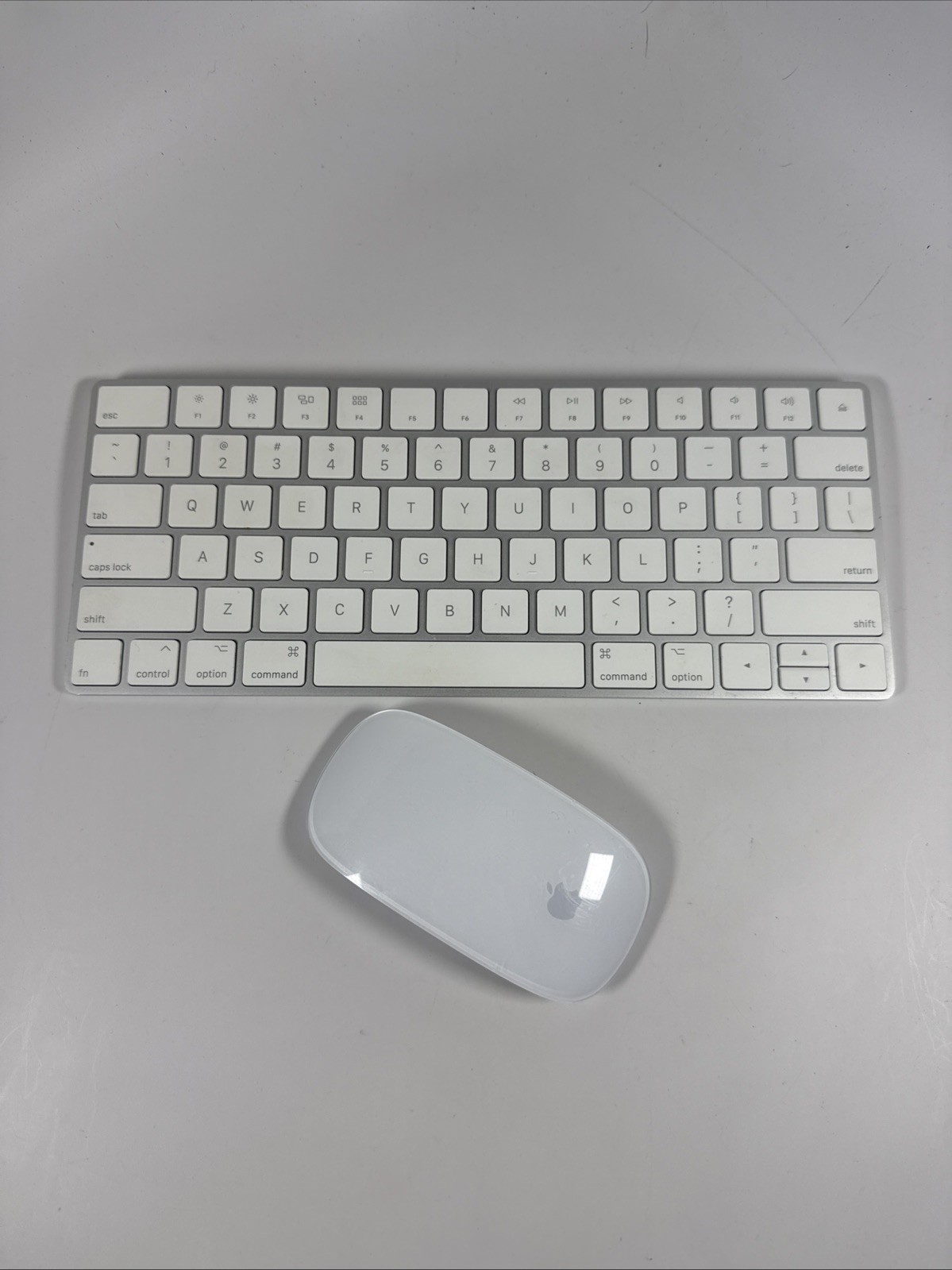 Apple A1644/A1657 Magic Keyboard 2 and Magic Mouse Combo - Wireless - No Cord