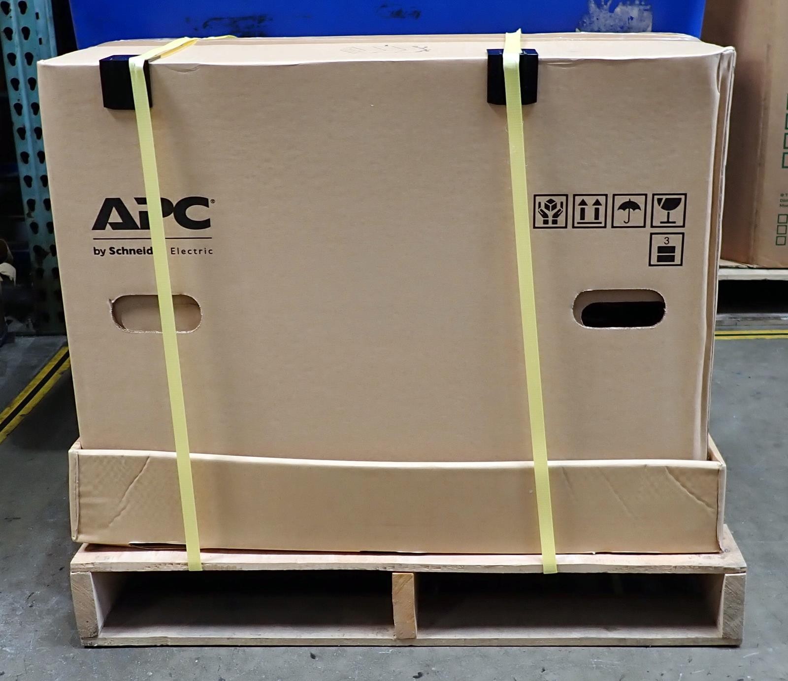 APC SMART-UPS SMT2200J Japanese 2200VA UPS | 100VAC Outputs || MFG: 2020