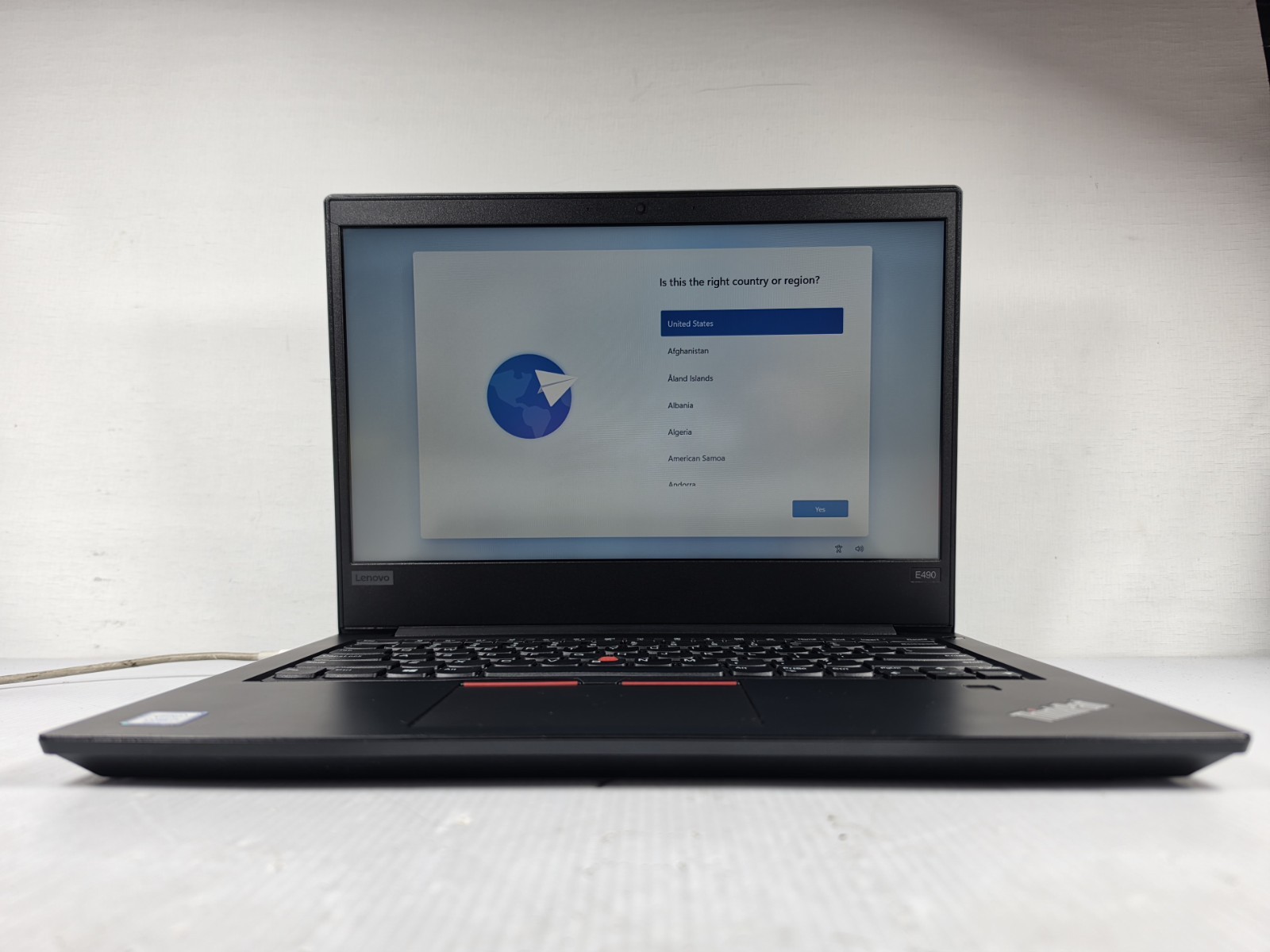 Lenovo ThinkPad E490 14"  1.6GHz Core -i5   - 12GB RAM 128GB SSD Windows 11 