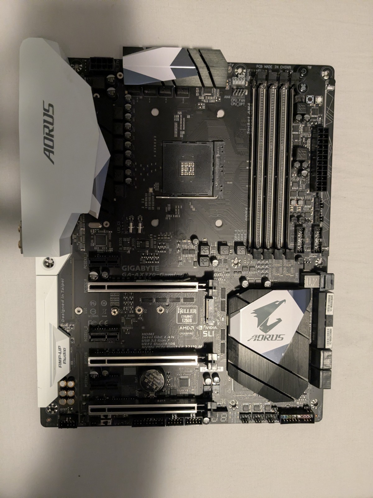 AORUS GA-AX370-Gaming 5 ATX AMD Motherboard Socket AM4 DDR4 HDMI USB 3.1 M.2
