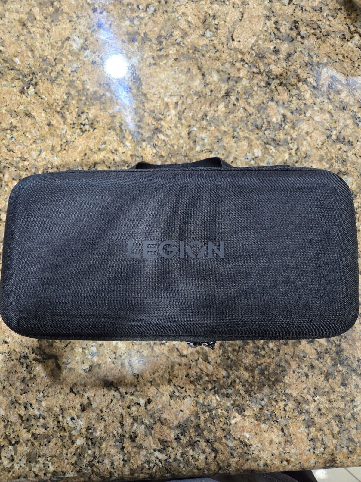 Lenovo Legion Go 8.8 in (1TB SSD, AMD Ryzen Z1 Extreme, 3.3GHz, 16GB RAM)...