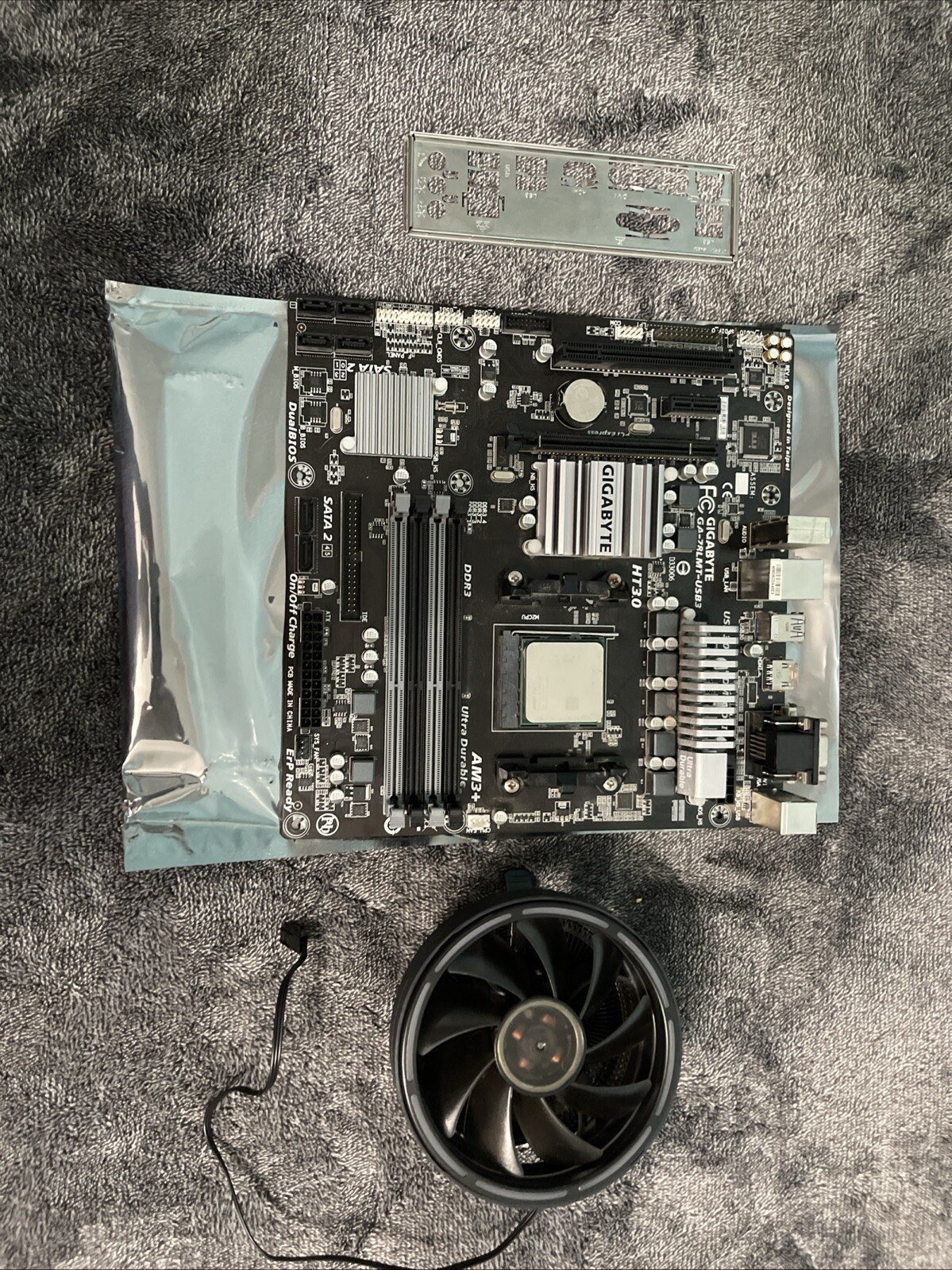 Gigabyte GA-970A-DS3P, AM3+, AMD Motherboard