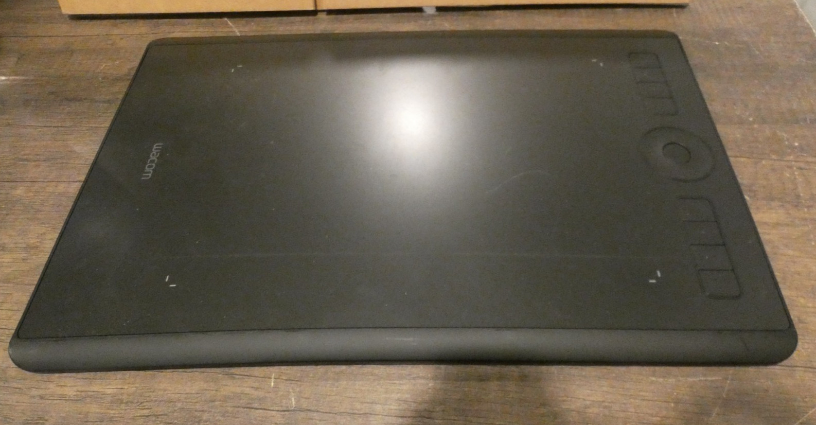 PTH-660 Wacom Intuos Pro Medium Drawing Tablet Windows USB-C Bluetooth *WEAR