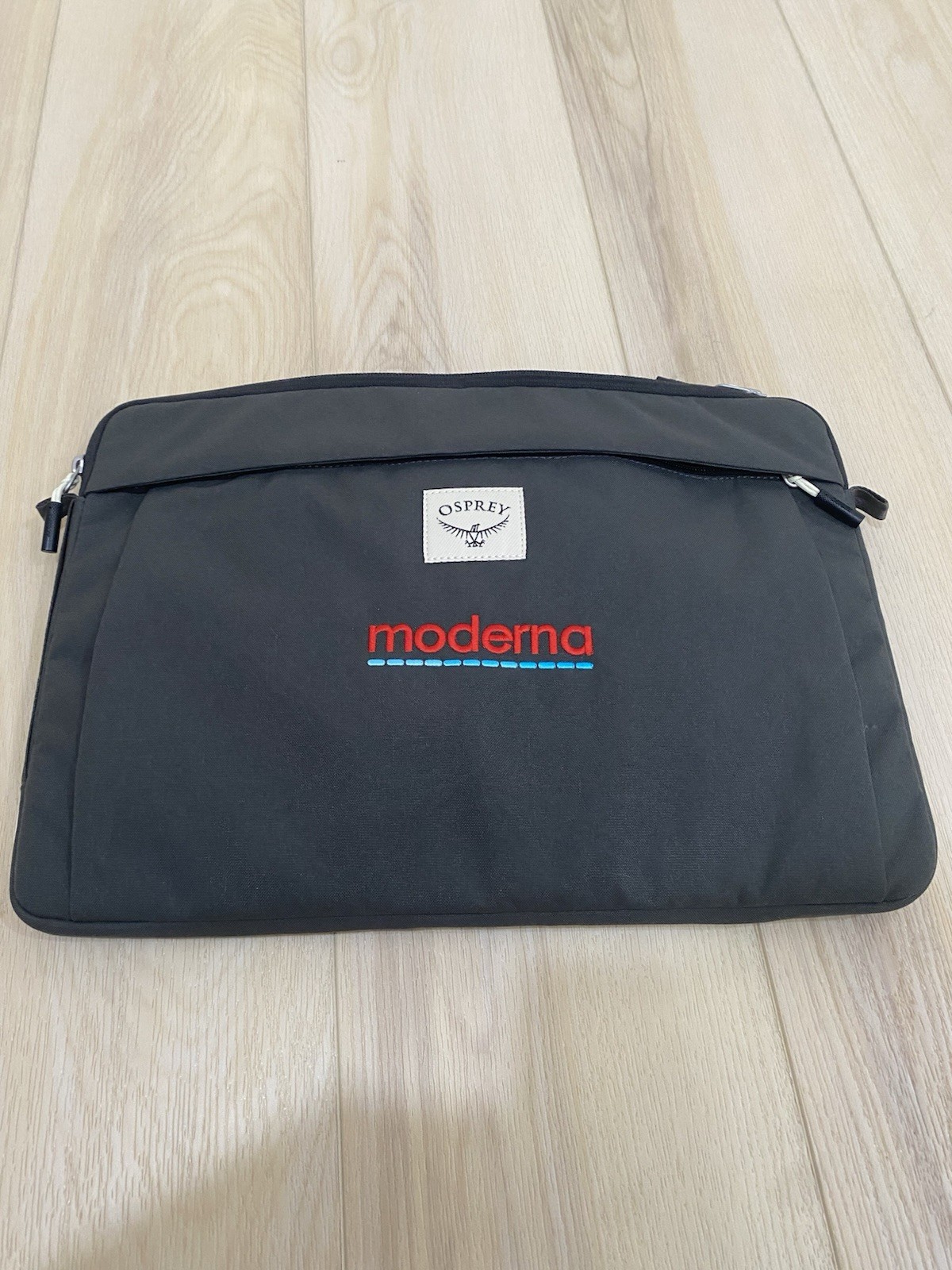Osprey Arcane Laptop Sleeve Stonewash Gray Moderna Logo