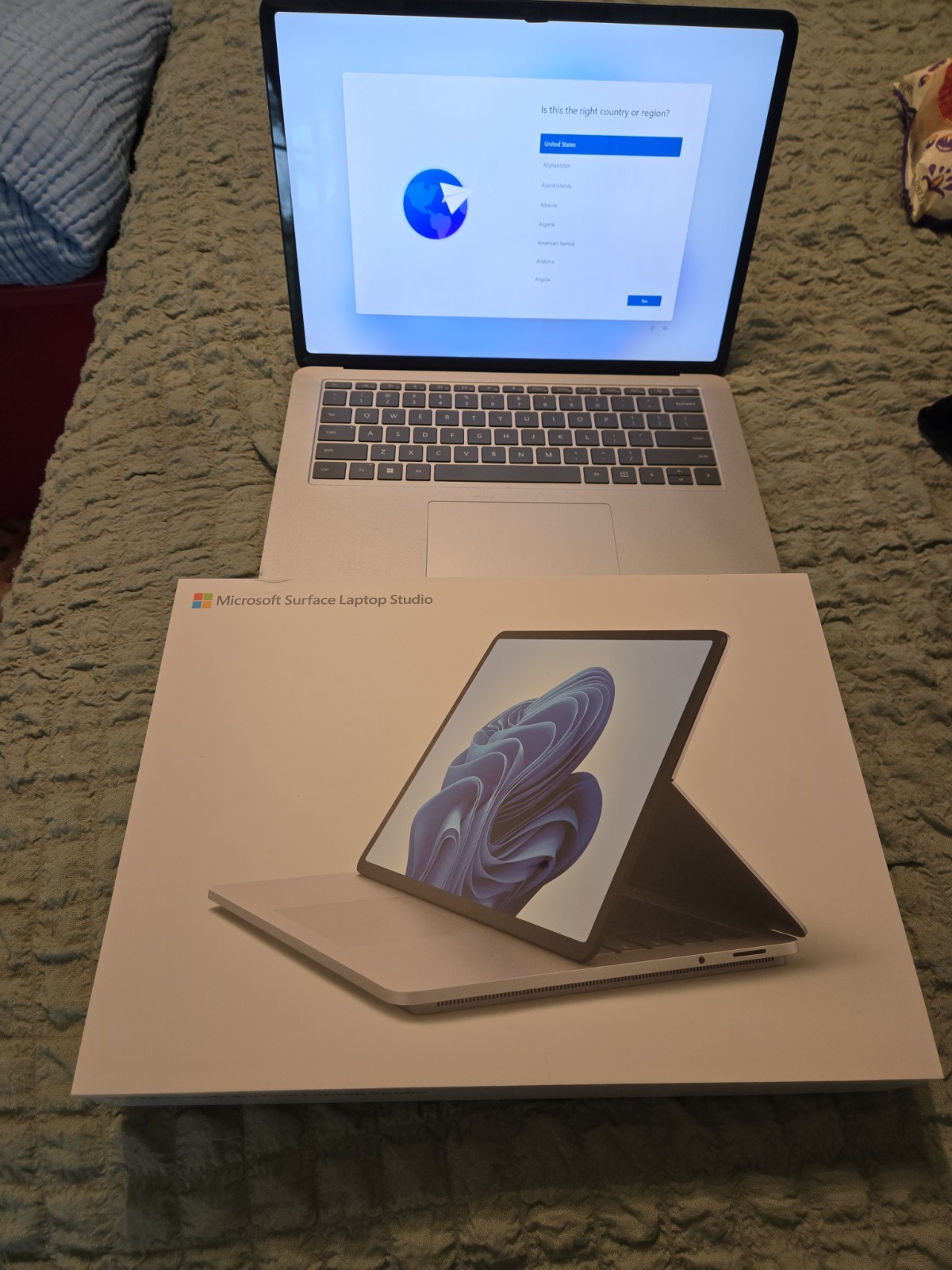 Microsoft Surface Laptop Studio 14.4" Touch 1TB SSD i7 11th Gen 32gb ram 3050 Ti