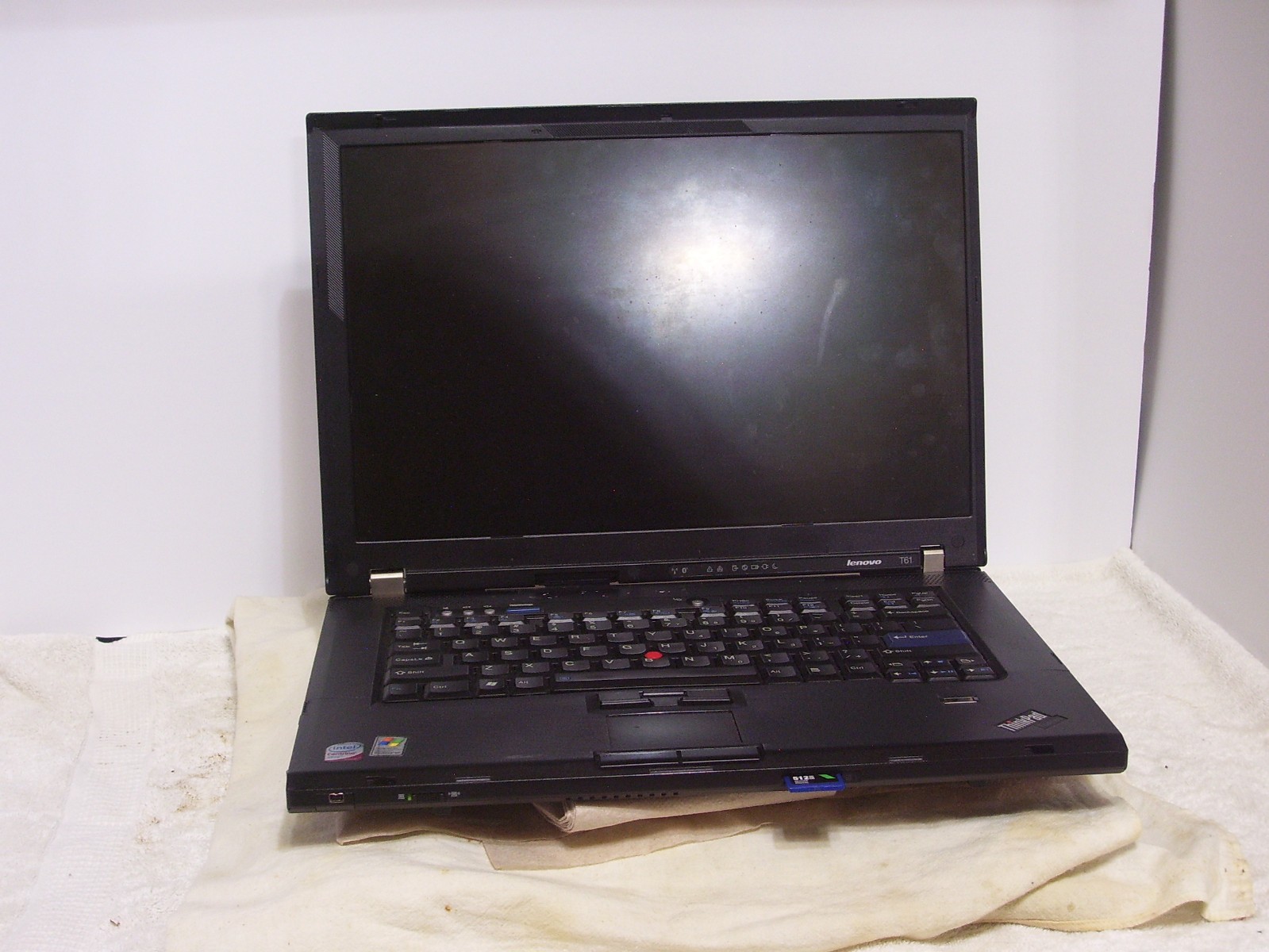 IBM Lenovo ThinkPad T61 15" Widescreen, Windows 11 x64, 240GB SSD, 8GB RAM, 2GHz