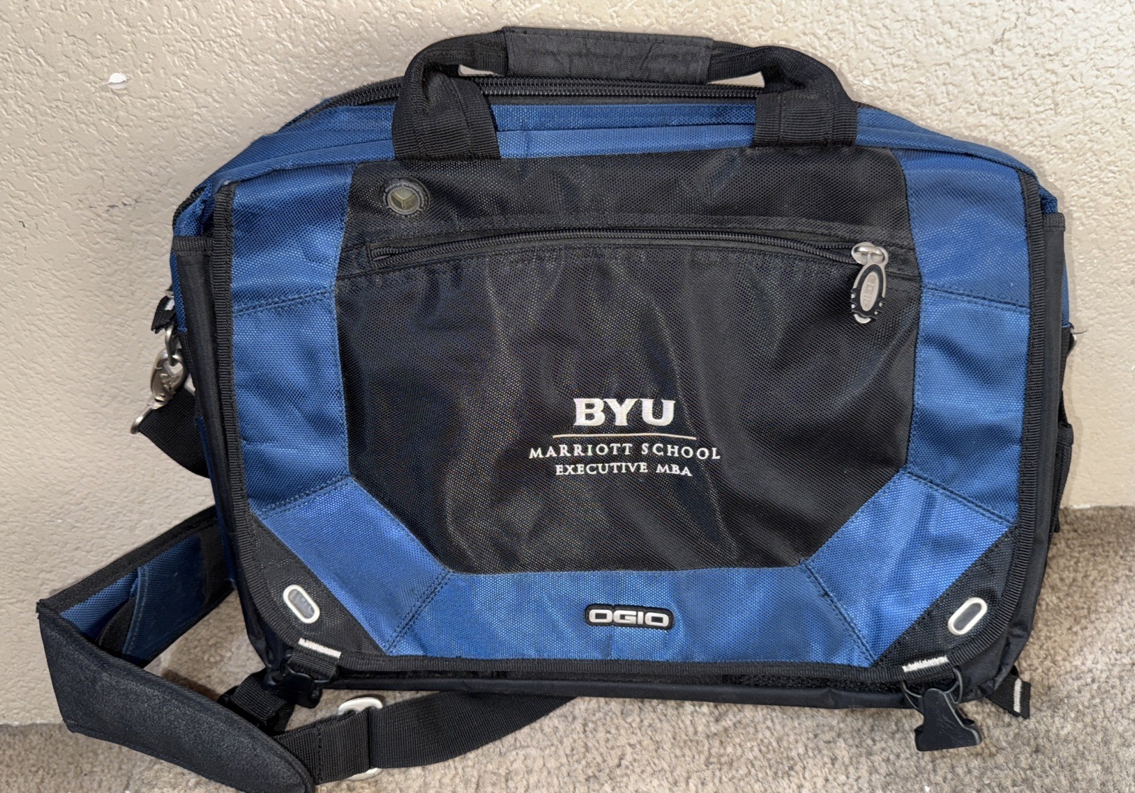 Laptop Briefcase OGIO Classification 03507 Keep Organized Great For Travel OEM
