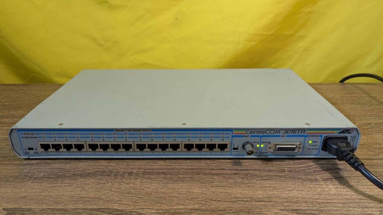 Allied Telesyn AT-3016TR CentreCOM 16-Port Network Hub - Turns ON - DM12