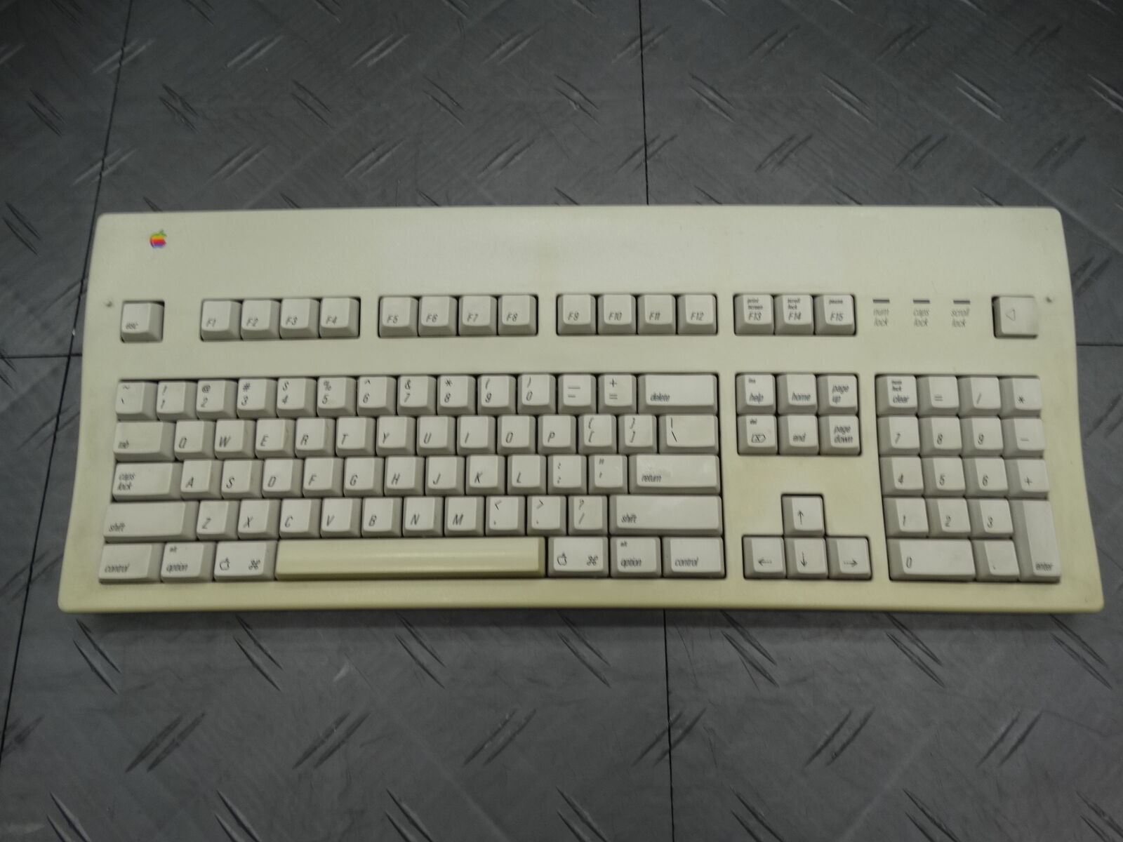 APPLE Extended Mechanical Keyboard II M3501 Vintage Genuine 1990s Mainframe