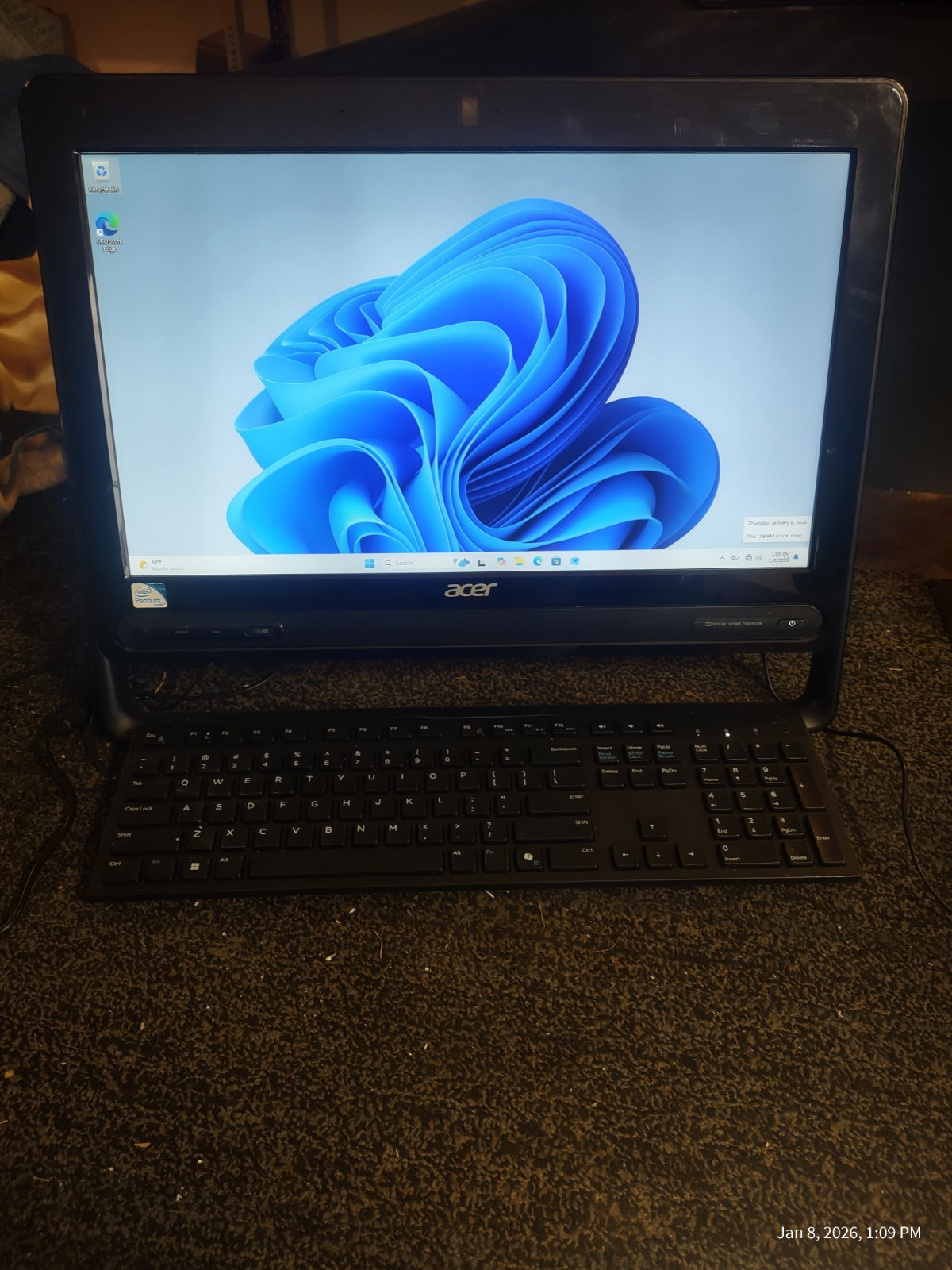 Acer Portable Computer With 19 Inch Screen