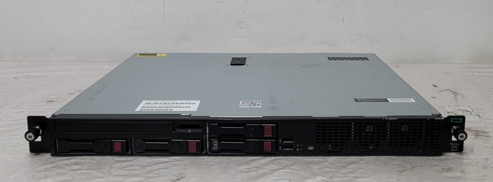 HPE ProLiant DL20 Gen9 Single Xeon E3-1270 v5 @3.60GHz 64GB RAM No HDD B140i