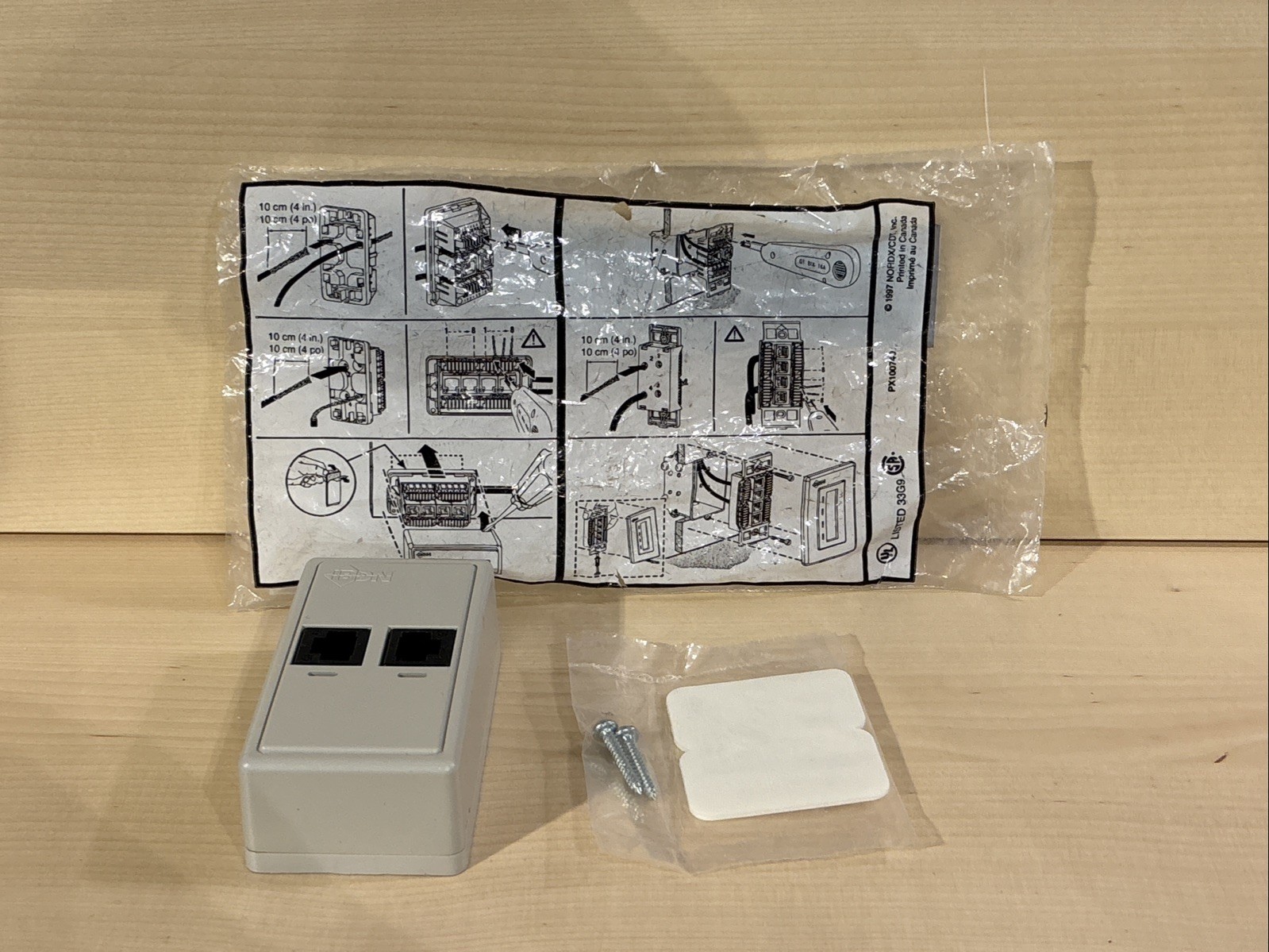 Cat 5E Surface Mount Dual Network Jack - Bix Dvo Ax100390 (NEW)