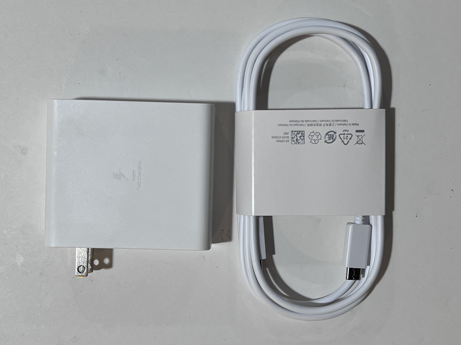 Genuine Samsung Galaxy Book4 Ultra NP960XGL Fast Charger28V 5A EP-TB410
