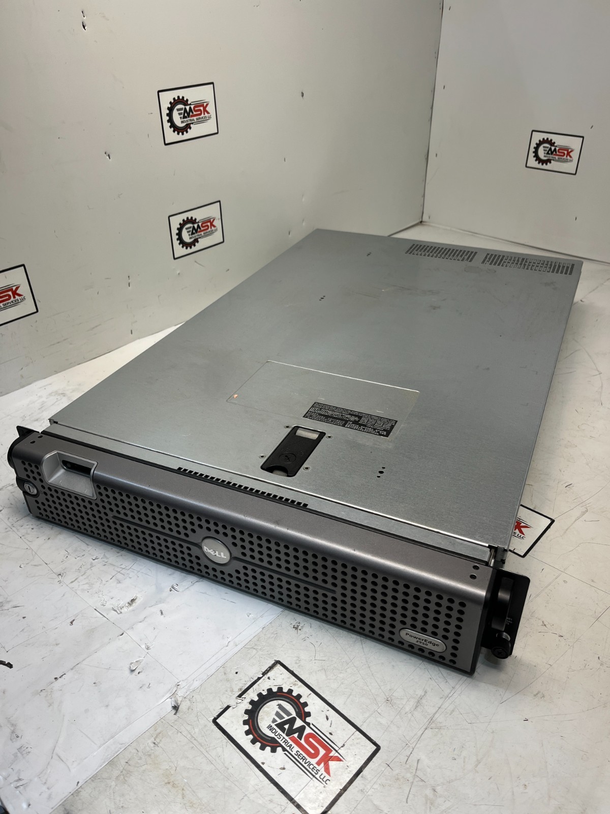 Dell PowerEdge 2950, Model EMS01 Rack Mount Server
