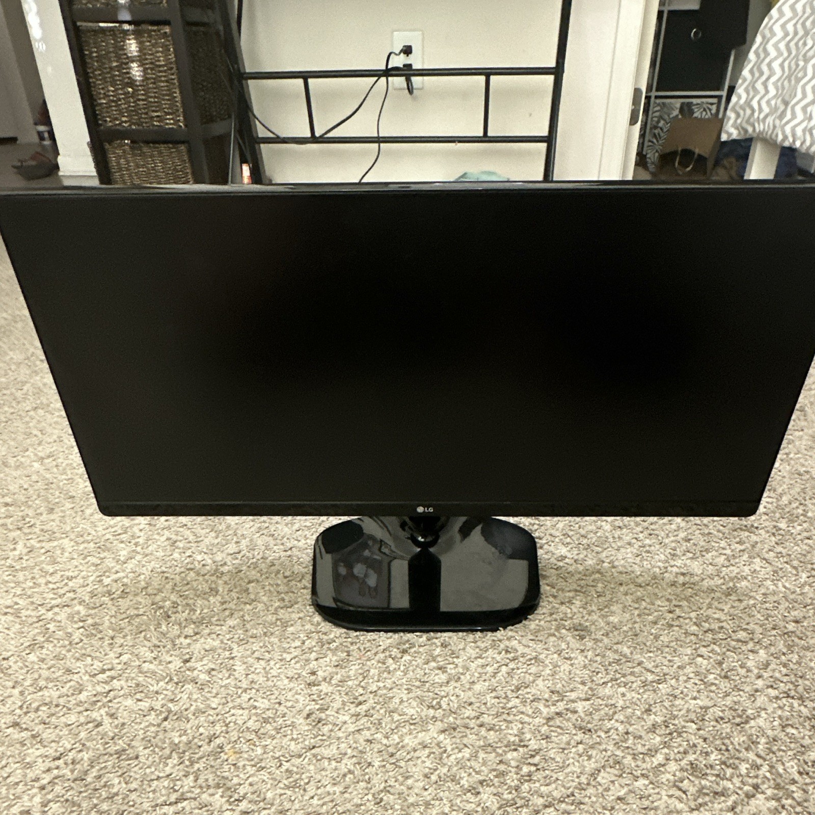 LG 23-24.9in Black Flat Screen Monitor 16:9 HDMI VGA D-Sub Inputs