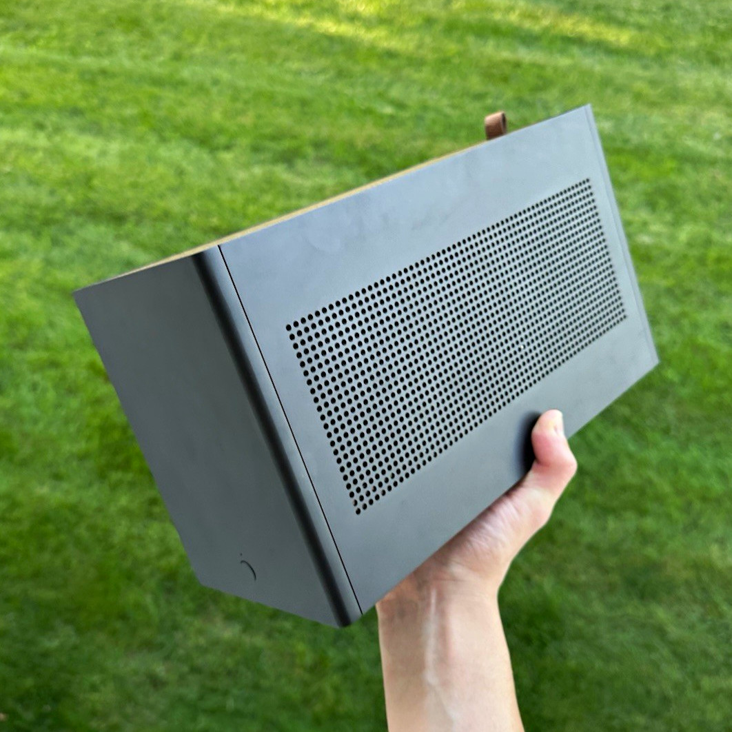 LOUQE Ghost S1 Mini-ITX Small Form Factor Aluminum Case Ash Black
