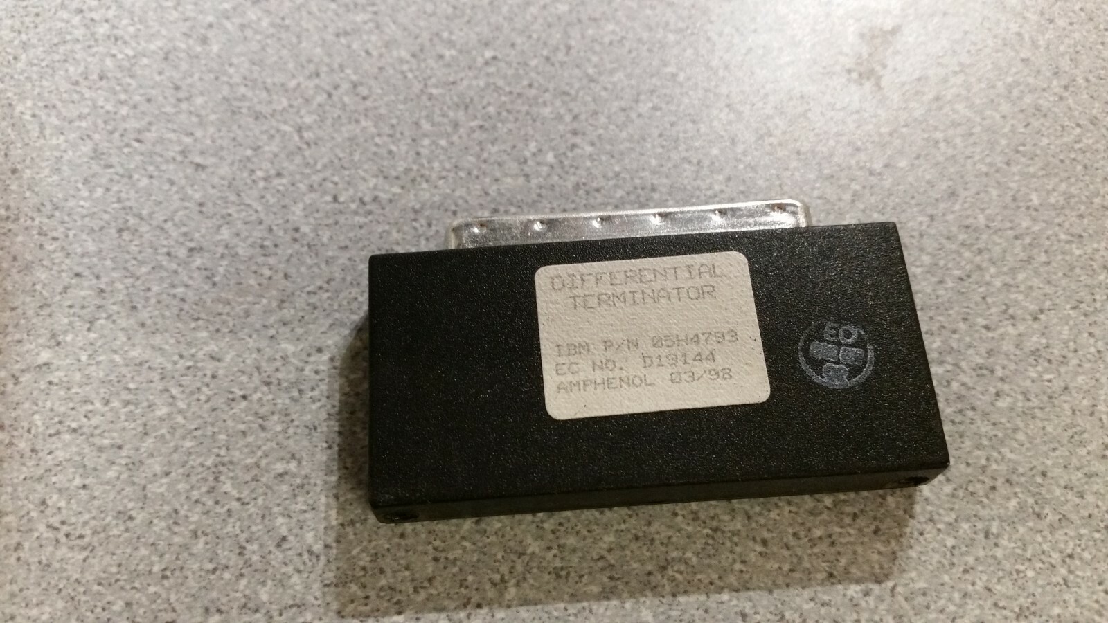 IBM 05H4793 68P  Differential Terminator 