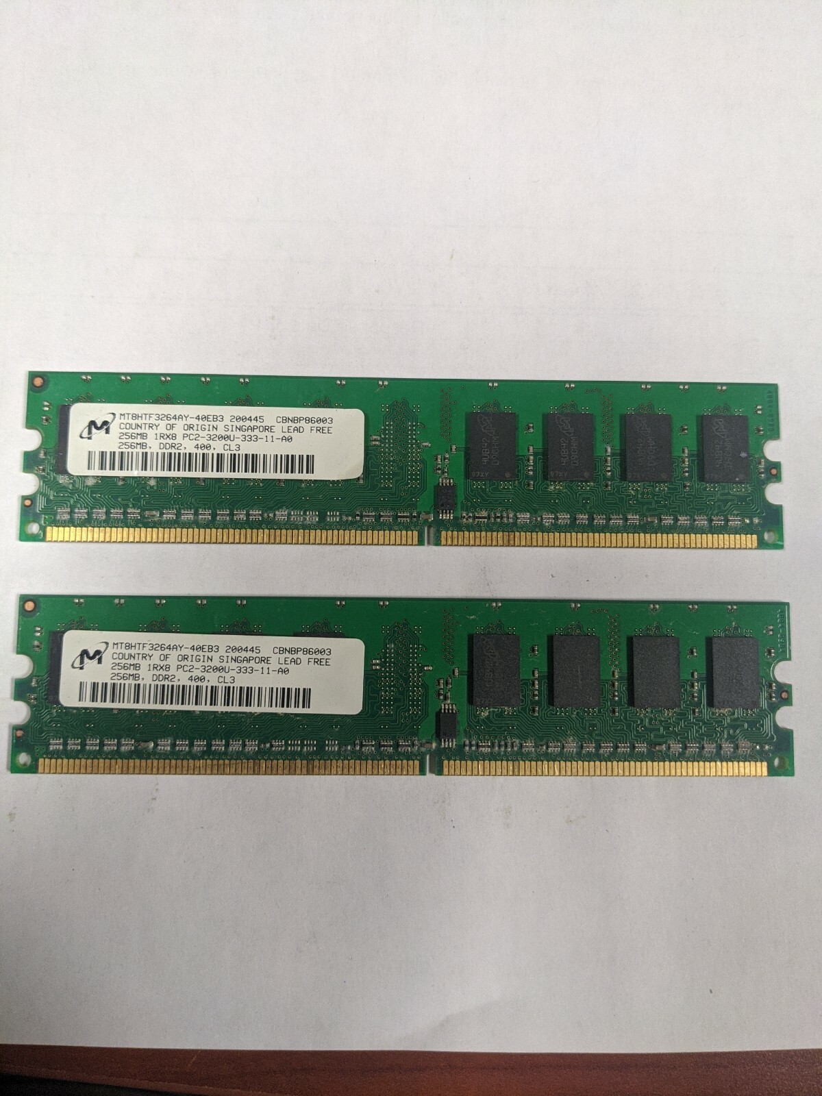 Micron MT8HTF3264AY-40EB3 PC2-3200 400MHz  256MB DDR2 Memory