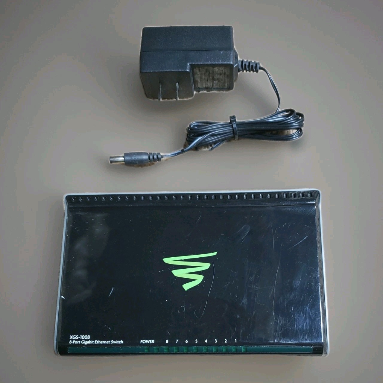 Luxul XGS-1008 8-Port Gigabit Ethernet Desktop Switch w Power Supply 