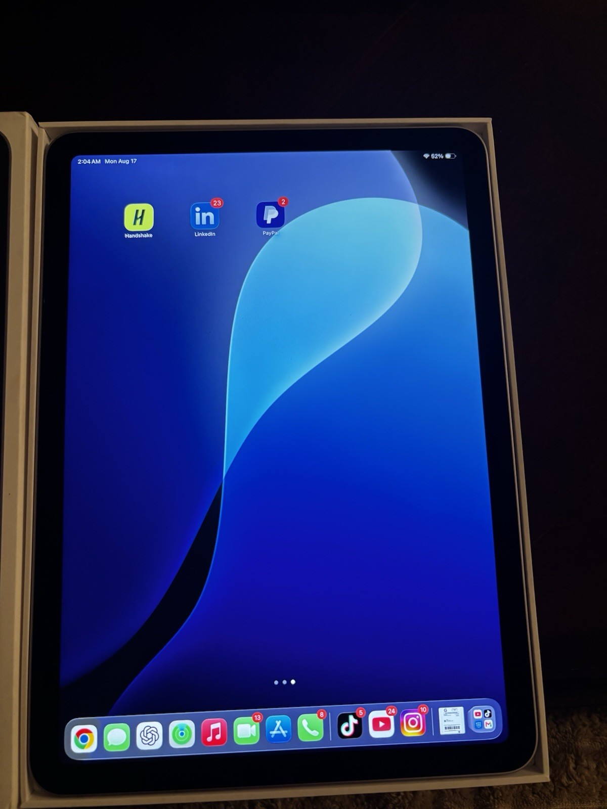 Apple Ipad air 11-inch M3 256Gb with Magic keyboard both Excellent Condition