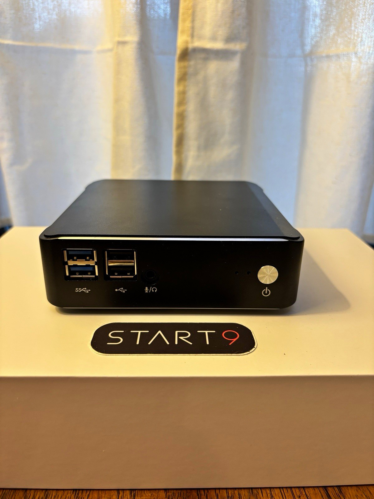 Start9 Server Pure 32GB 4TB Intel i7 Node StartOS — Box + PSU