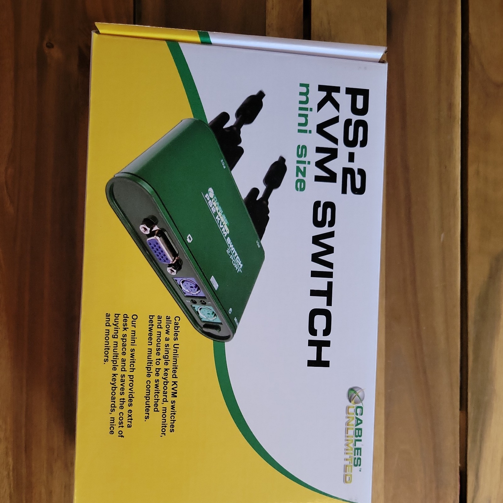 Cables Unlimited SWB-9000 2 Port PS/2 KVM Switch