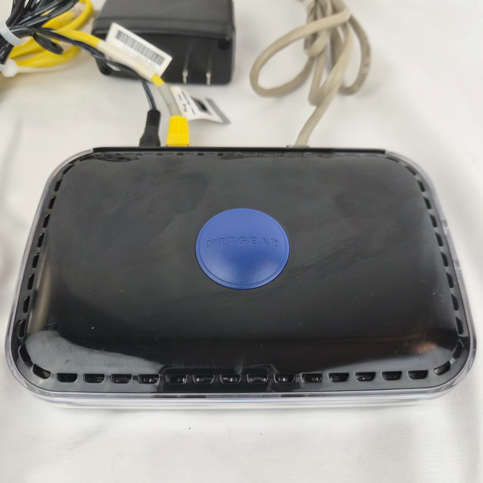 Netgear N600 Wireless Dual Band Router WNDR3400v3 - With Cords, Tested & Works