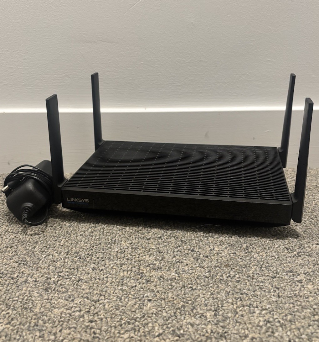 Linksys Hydra Pro AXE6600 Wi-Fi 6E Tri-Band Router MR7500 - Black