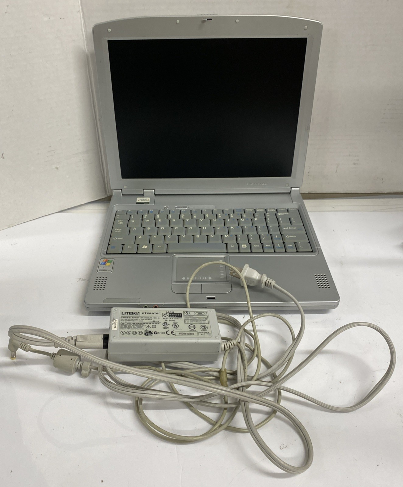 Averatec 3200 Series Laptop | No HDD | W/OEM Charger | Failing Battery | READ
