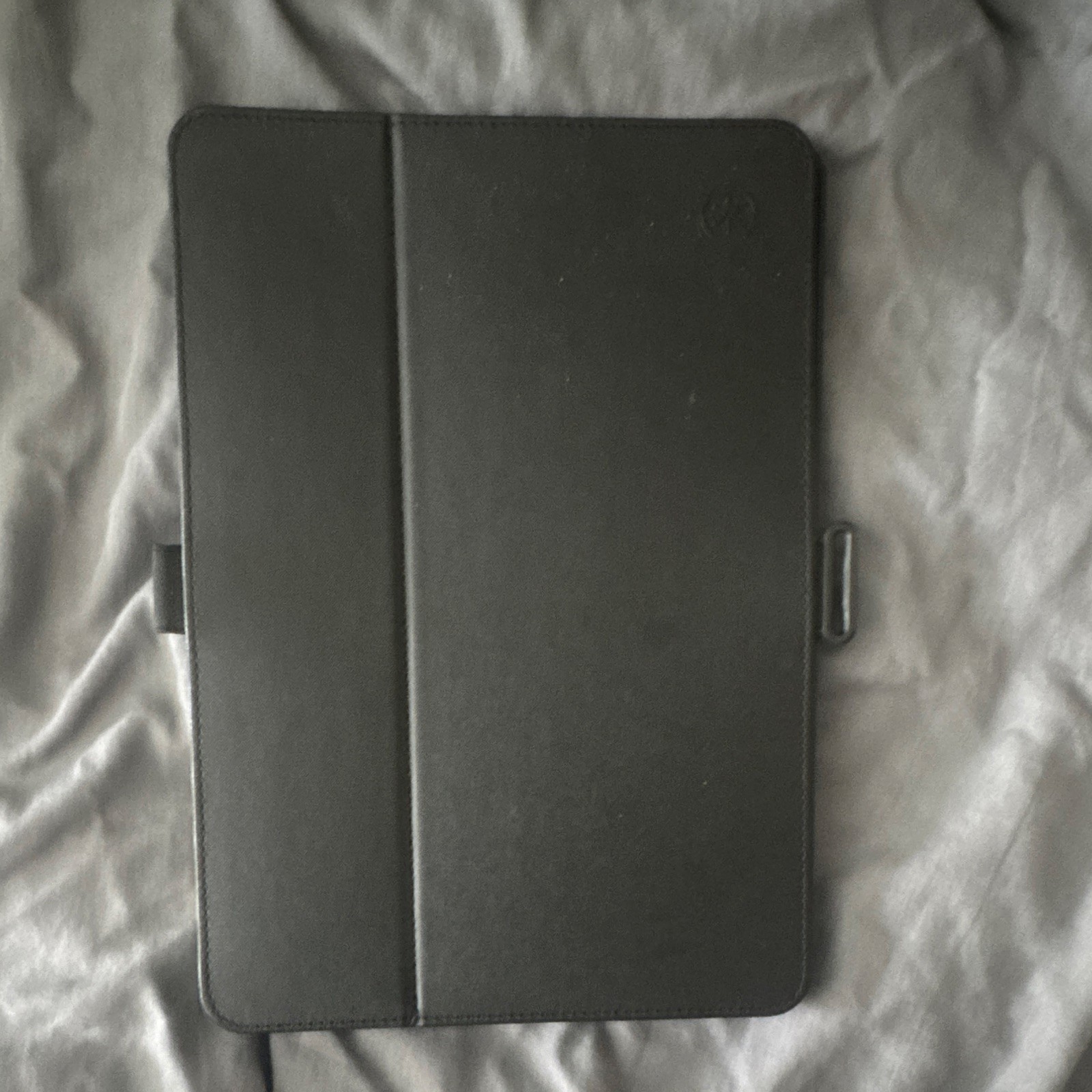 Speck Black Folding Folio Tablet Case Rigid Plastic 10 in x 8 in
