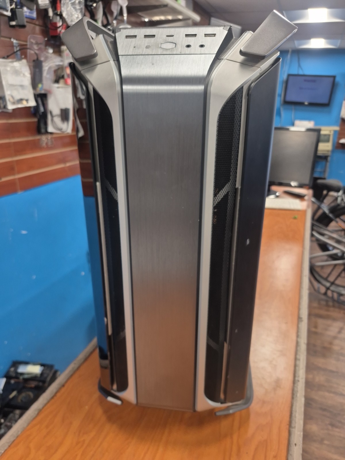 Cooler Master Cosmos C700M Case With Fans Full Tower E-ATX  Mini ITX POWER SUPPL