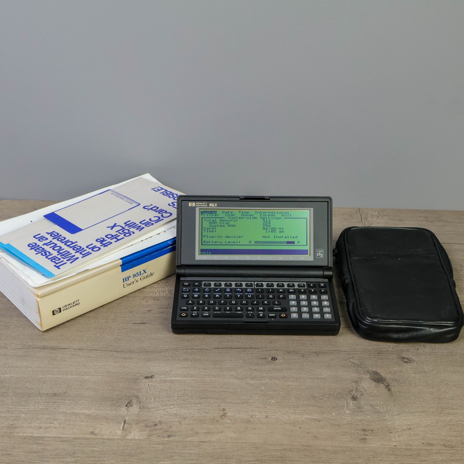 HP 95LX Palmtop PC 512K F1000A MS-DOS 3.22 Lotus 1-2-3 Leather Case Manuals