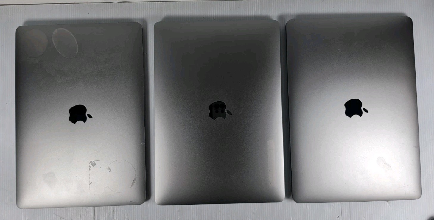 LOT OF 3 Apple MacBook Air 13 in 2 OF 2020/ & 1 OF 2018 READ BOOT LOOP AS IS 