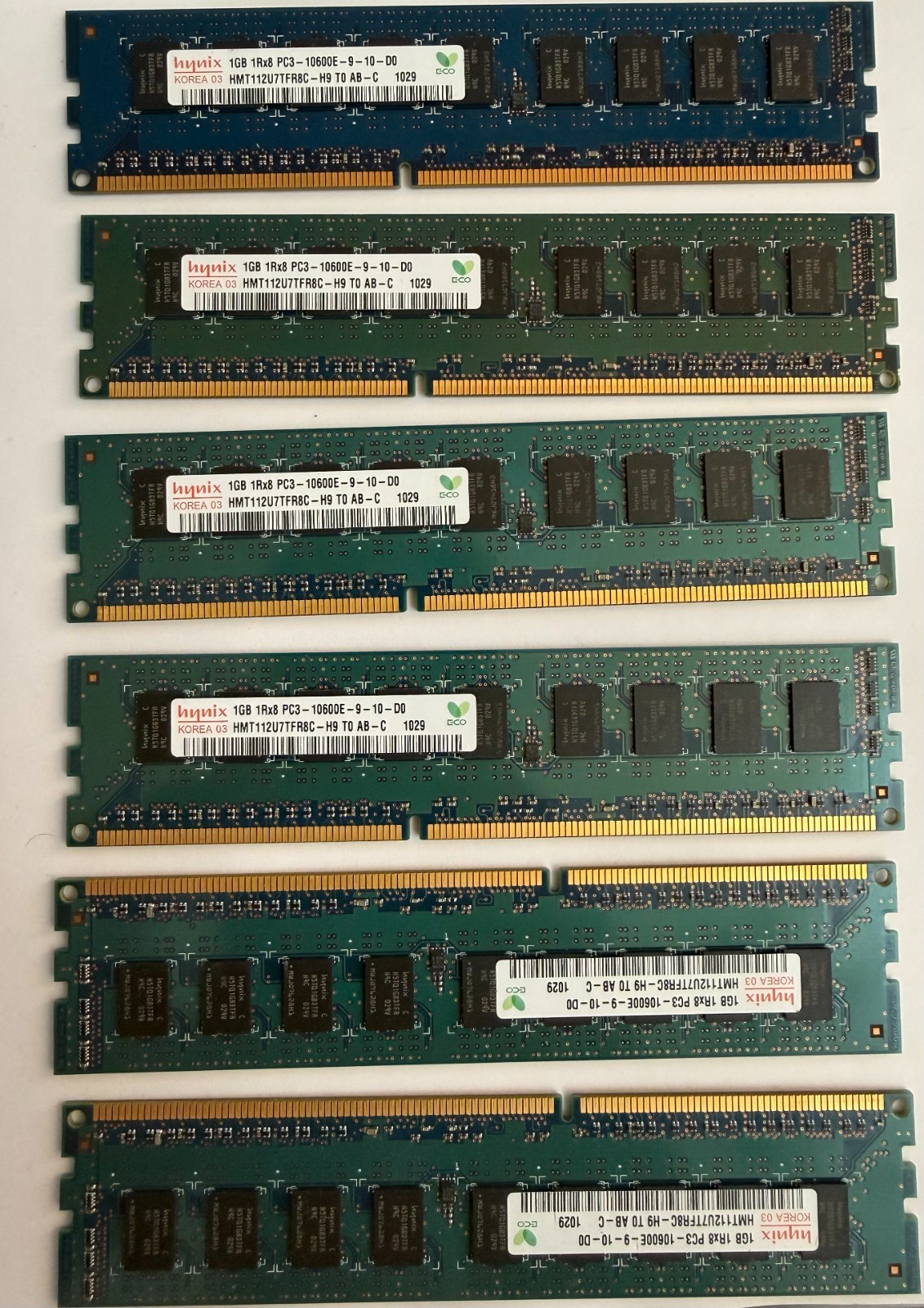 Hynix 1 GB DIMM 1333 MHz DDR3 SDRAM Memory (HMT112U7TFR8C-H9)