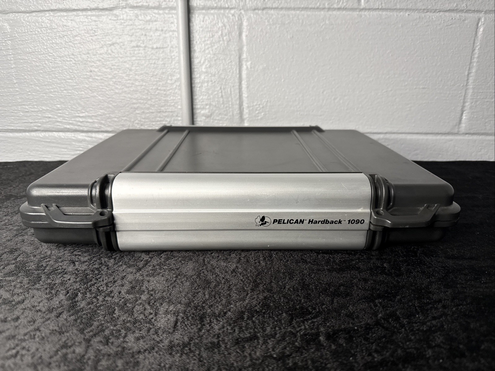 Pelican Hardback 1090 15” Notebook Computer Protector W/foam