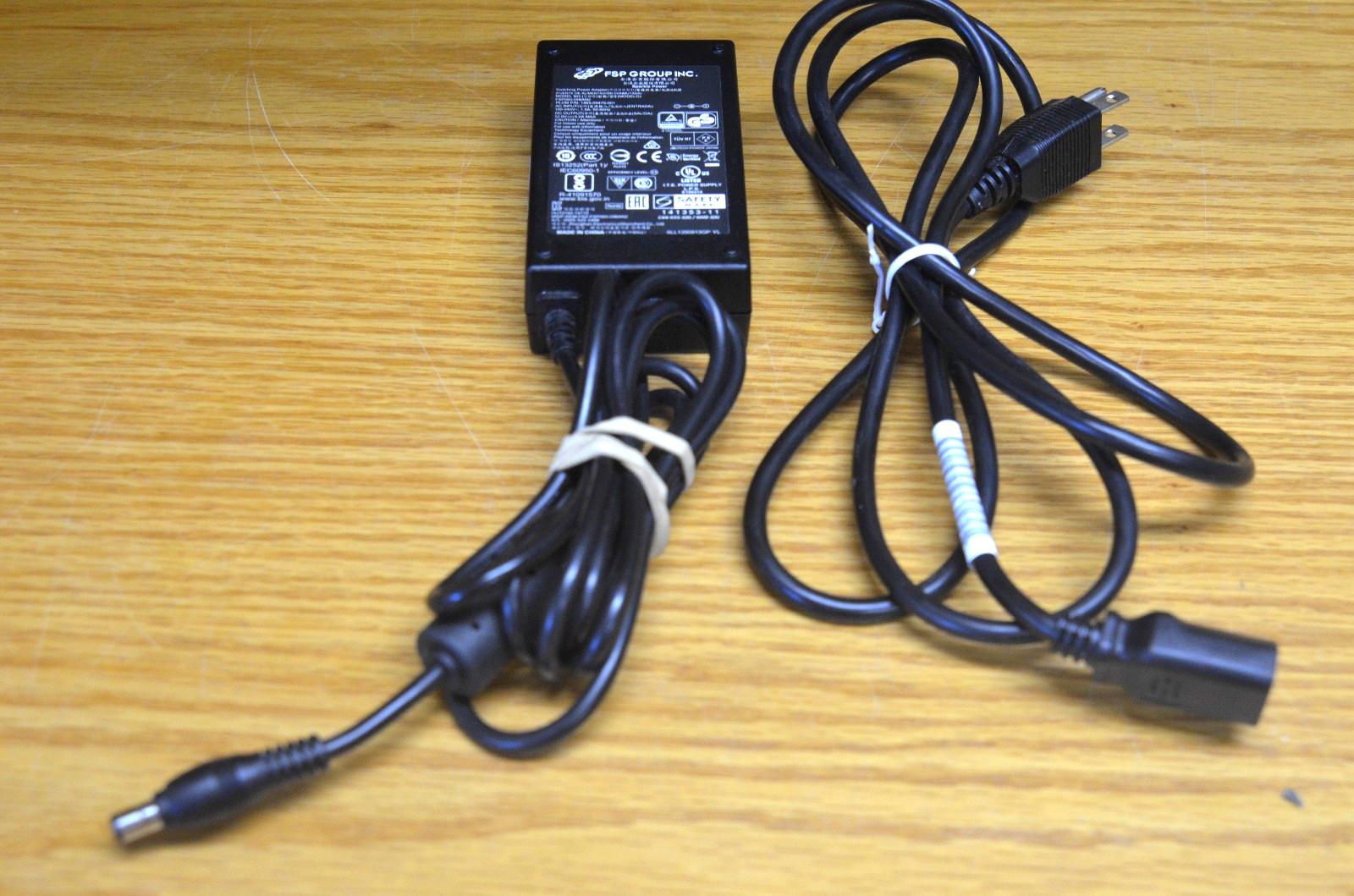 FSP Group Sparkle Power FSP060-DIBAN-2 Power Adapter      (6-A)