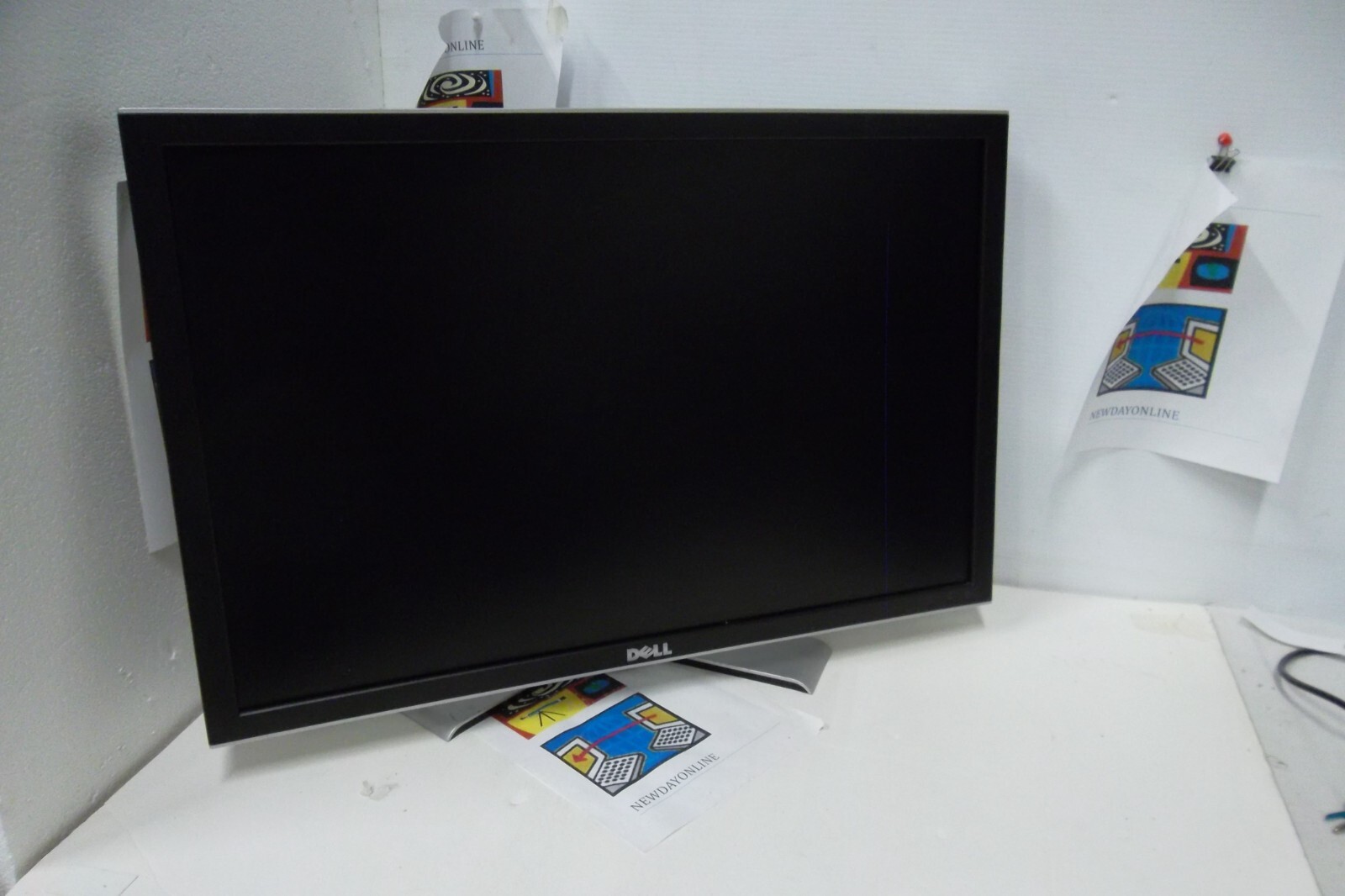 Dell 3007WFPt 30-inch UltraSharp Widescreen LCD Monitor USB Hub SD DVI-D YW258
