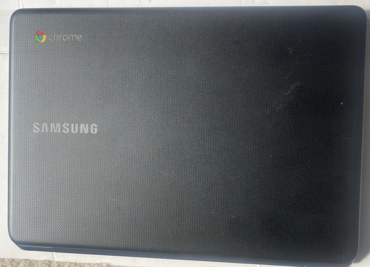 Samsung XE500C13-K02US Chromebook 4GB Ram 16GB SSD 11.6-Inch Laptop - Black