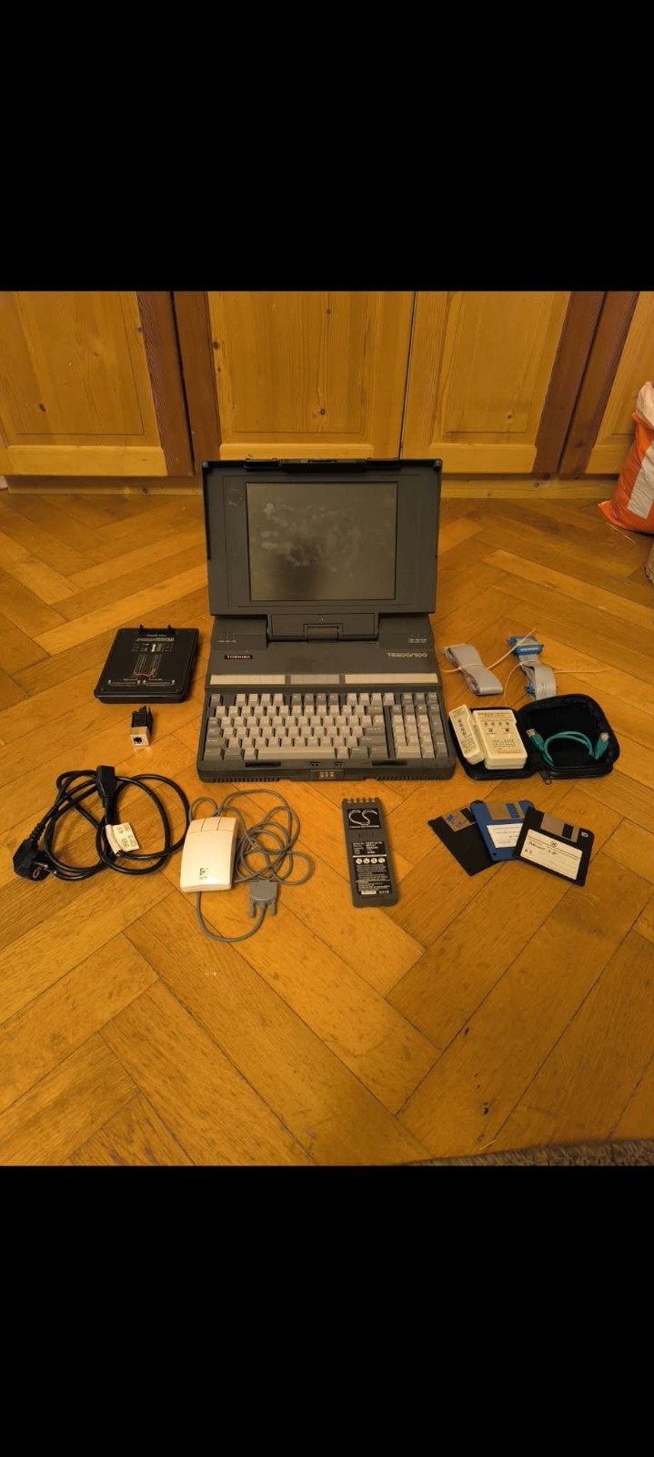 Rare Toshiba T5200/100 Laptop - Fully Working - 9 Games + Accessories